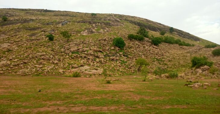 Burkina: "le Boulgou'',  la colline sacrée  et ses mystères