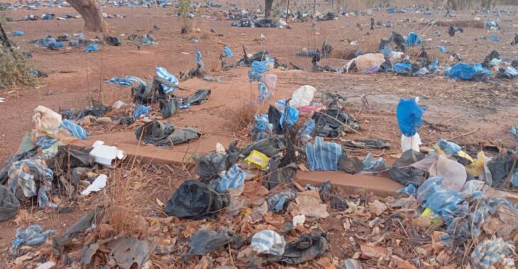 Koudougou : le Cavalier rouge étouffe dans les sachets plastiques