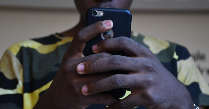 Enfants et smartphone, une relation à surveiller