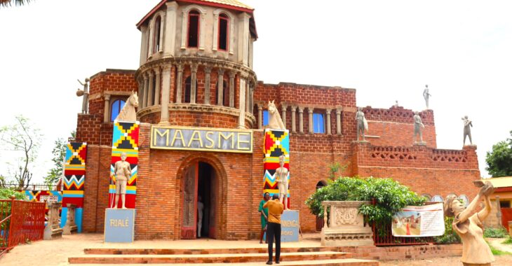 Burkina: A Koudougou, le palais royal de Issouka, un métissage entre tradition et modernité