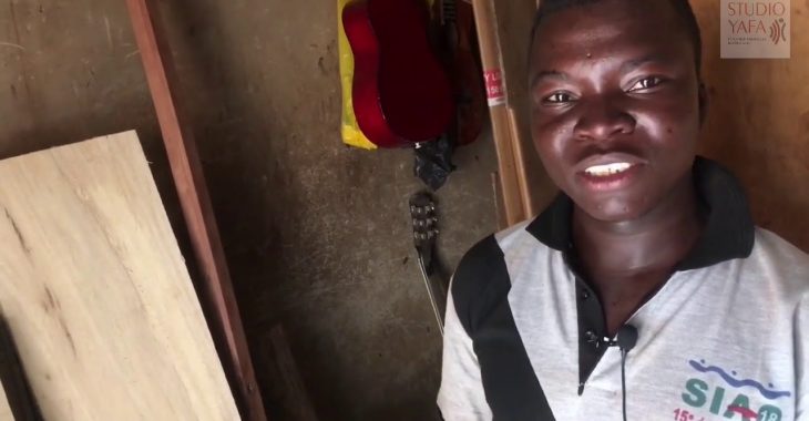 Burkina Faso : des jeunes passionnés par la lutherie